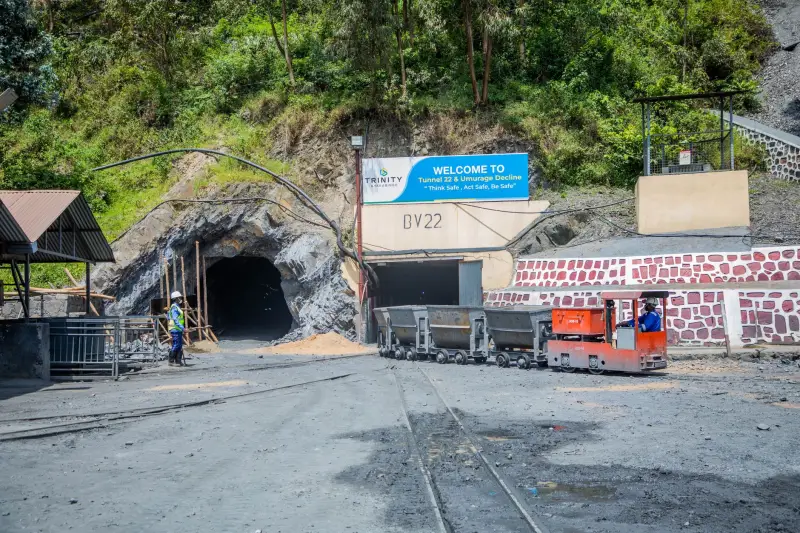 锦州松岩御造铜门与防盗门材质工艺对比及适用场景分析封面图